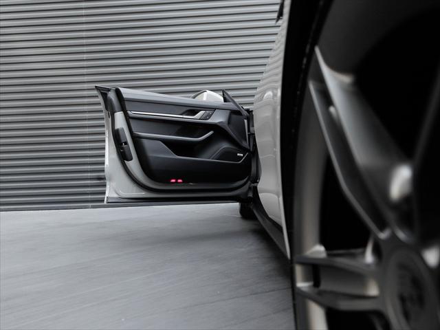 2025 Porsche Taycan Turbo