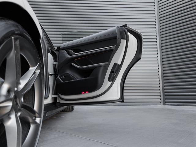 2025 Porsche Taycan Turbo