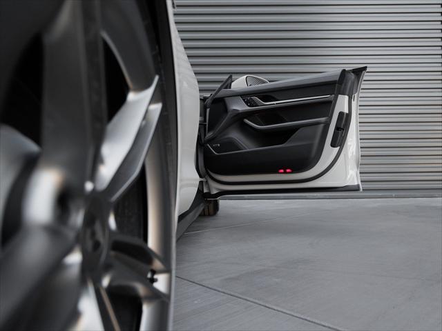 2025 Porsche Taycan Turbo