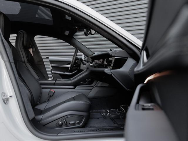 2025 Porsche Taycan Turbo