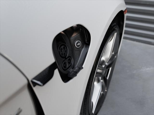 2025 Porsche Taycan Turbo
