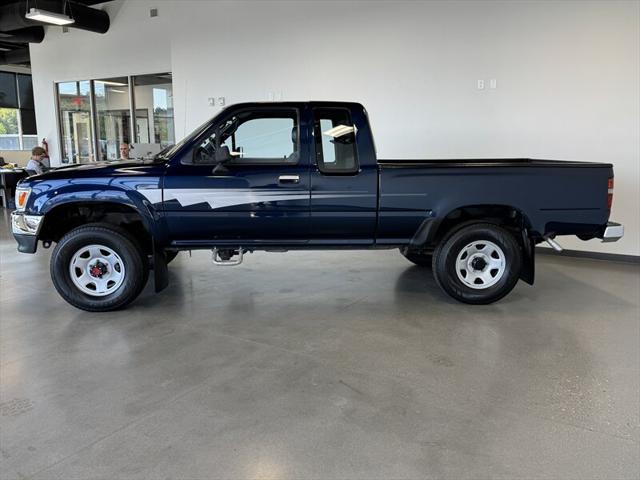 1992 Toyota 4WD Trucks Deluxe 2dr Deluxe