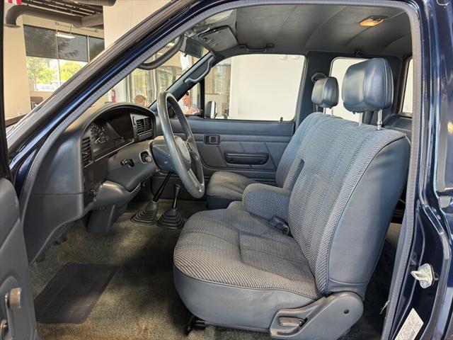 1992 Toyota 4WD Trucks Deluxe 2dr Deluxe