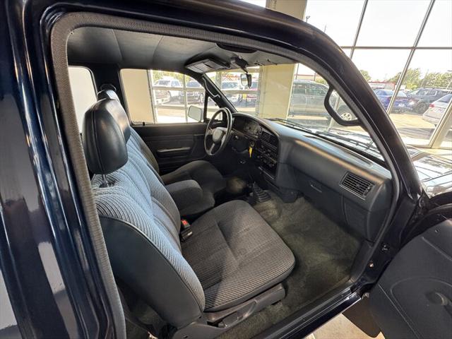 1992 Toyota 4WD Trucks Deluxe 2dr Deluxe