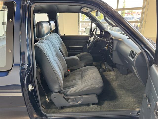 1992 Toyota 4WD Trucks Deluxe 2dr Deluxe