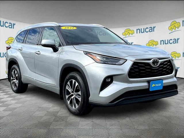 2022 Toyota Highlander XLE for sale in Norwood, MA