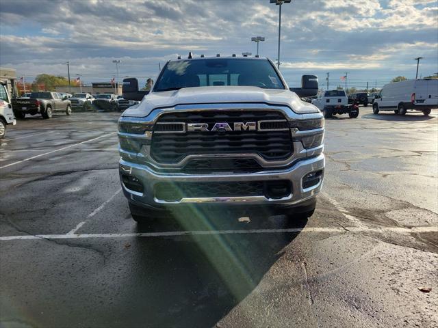 2026 RAM Ram 3500 RAM 3500 TRADESMAN CREW CAB 4X4 8 BOX
