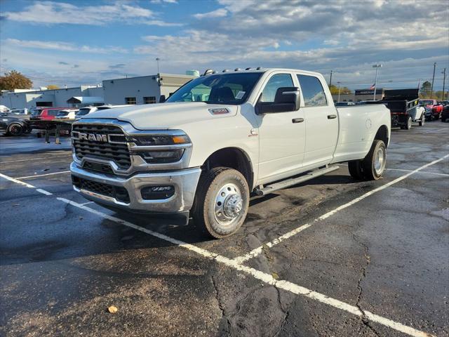 2026 RAM Ram 3500 RAM 3500 TRADESMAN CREW CAB 4X4 8 BOX