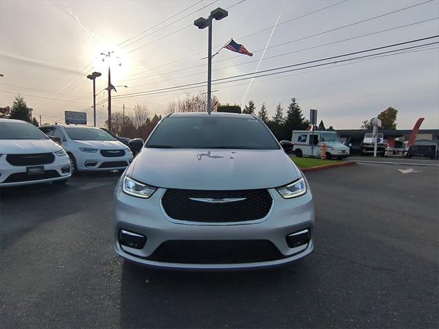 2026 Chrysler Pacifica Plug-In Hybrid PACIFICA PLUG-IN HYBRID SELECT PREMIUM 2026 Chrysler Pacifica Plug-In Hybrid PACIFICA PLUG-IN HYBRID SELECT PREMIUM