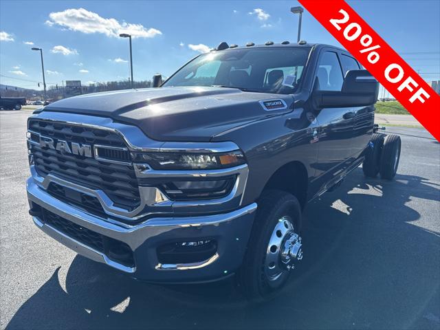 2026 RAM Ram 3500 Chassis Cab RAM 3500 TRADESMAN CREW CAB CHASSIS 4X4 60 CA 2026 RAM Ram 3500 Chassis Cab RAM 3500 TRADESMAN CREW CAB CHASSIS 4X4 60 CA