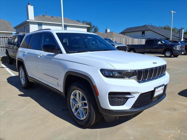 2025 Jeep Grand Cherokee GRAND CHEROKEE LAREDO X 4X4
