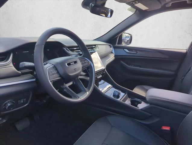 2025 Jeep Grand Cherokee Altitude X 4x2