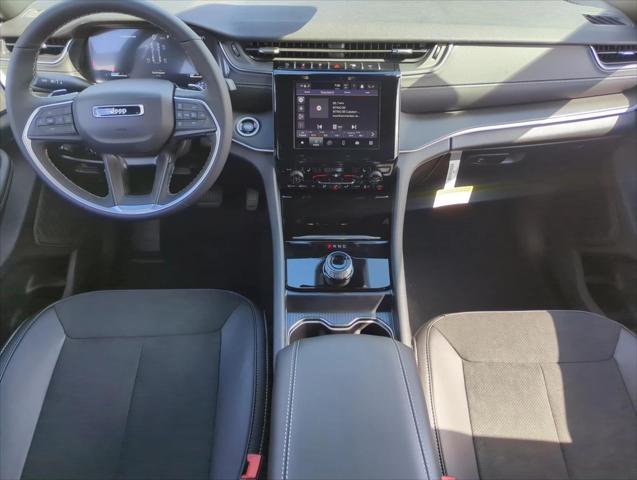 2025 Jeep Grand Cherokee Altitude X 4x2
