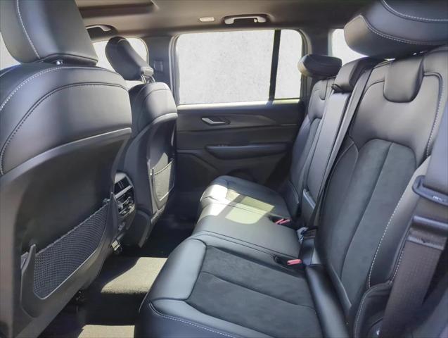 2025 Jeep Grand Cherokee Altitude X 4x2