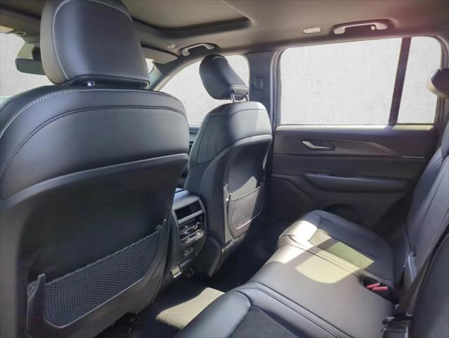 2025 Jeep Grand Cherokee Altitude X 4x2