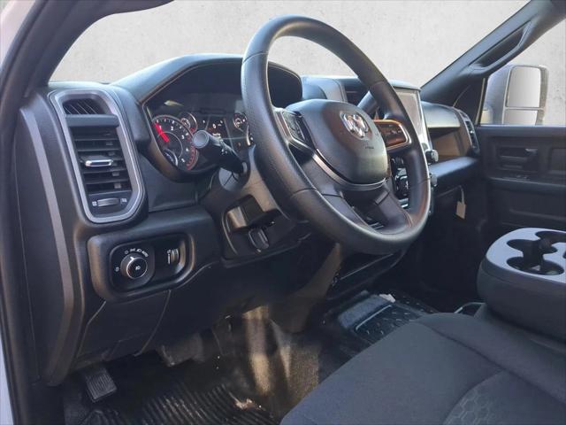 2026 RAM Ram 3500 Chassis Cab RAM 3500 TRADESMAN CREW CAB CHASSIS 4X4 60 CA