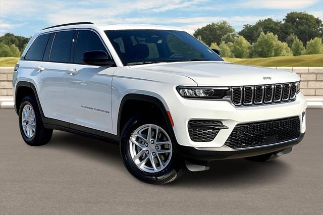 2025 Jeep Grand Cherokee GRAND CHEROKEE LAREDO X 4X4