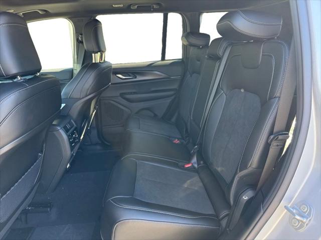 2025 Jeep Grand Cherokee Altitude X 4x2