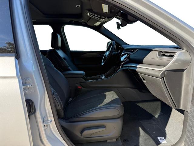 2025 Jeep Grand Cherokee Altitude X 4x2