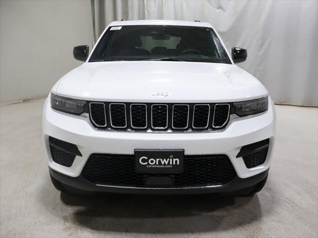 2025 Jeep Grand Cherokee GRAND CHEROKEE LAREDO X 4X4