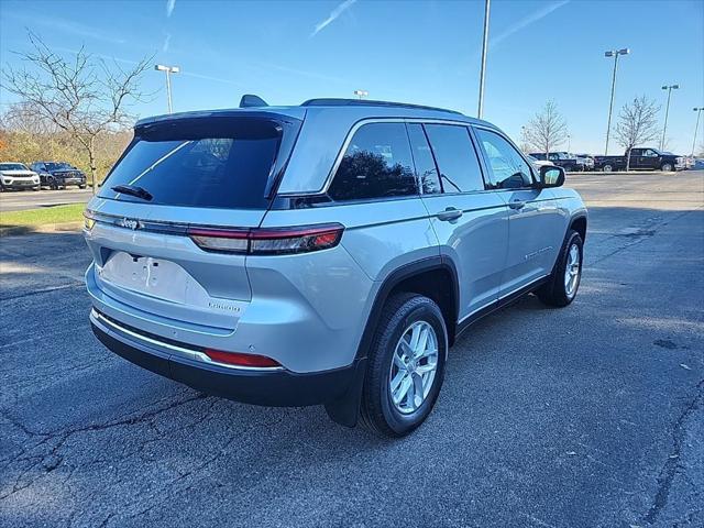 2025 Jeep Grand Cherokee GRAND CHEROKEE LAREDO X 4X4