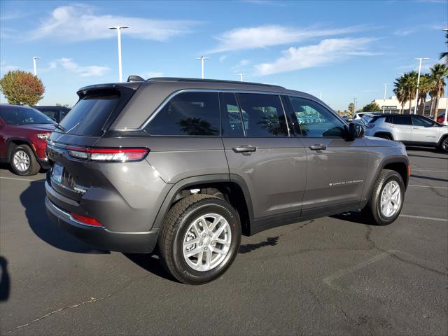 2025 Jeep Grand Cherokee GRAND CHEROKEE LAREDO X 4X4