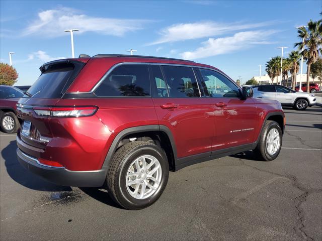 2025 Jeep Grand Cherokee GRAND CHEROKEE LAREDO X 4X4