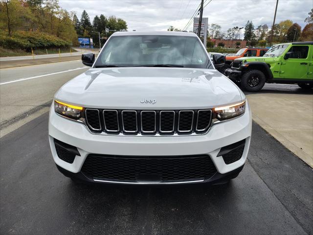 2025 Jeep Grand Cherokee GRAND CHEROKEE LAREDO X 4X4