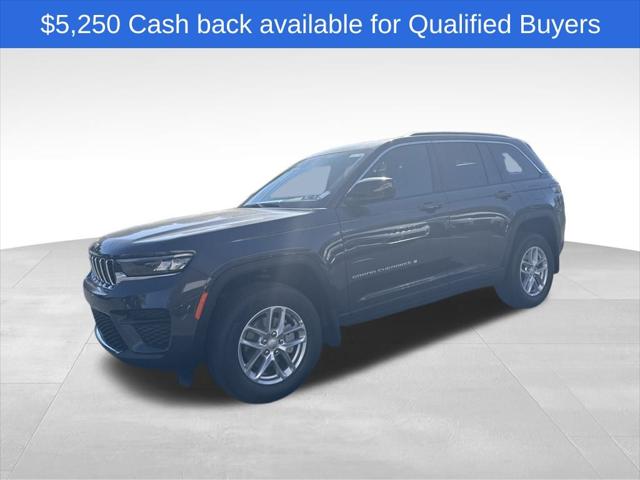 2025 Jeep Grand Cherokee GRAND CHEROKEE LAREDO X 4X4 2025 Jeep Grand Cherokee GRAND CHEROKEE LAREDO X 4X4