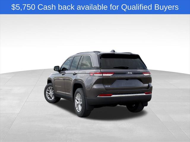 2025 Jeep Grand Cherokee GRAND CHEROKEE LAREDO X 4X4