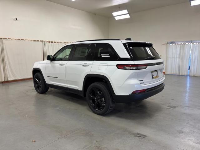2025 Jeep Grand Cherokee Altitude X 4x4