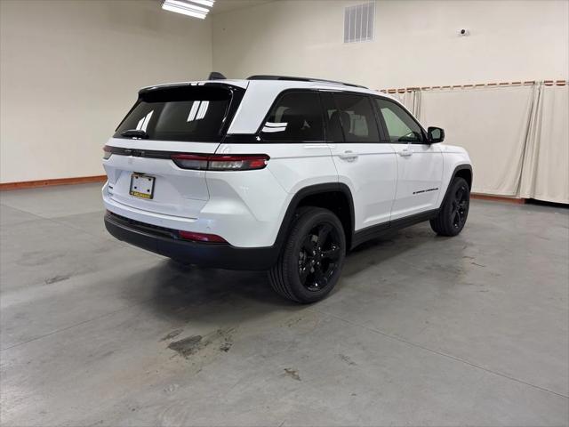 2025 Jeep Grand Cherokee Altitude X 4x4