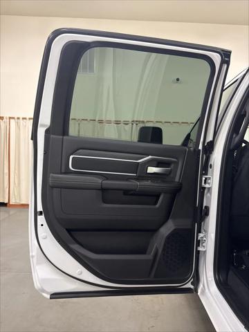 2026 Ram 3500 Big Horn Crew Cab 4x4 6'4" Box