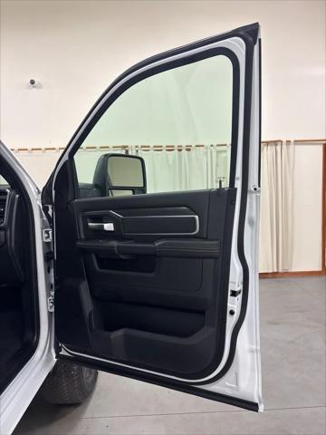 2026 Ram 3500 Big Horn Crew Cab 4x4 6'4" Box
