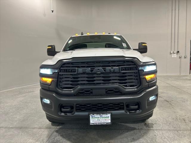 2026 RAM Ram 3500 Chassis Cab RAM 3500 TRADESMAN CREW CAB CHASSIS 4X4 60 CA 2026 RAM Ram 3500 Chassis Cab RAM 3500 TRADESMAN CREW CAB CHASSIS 4X4 60 CA