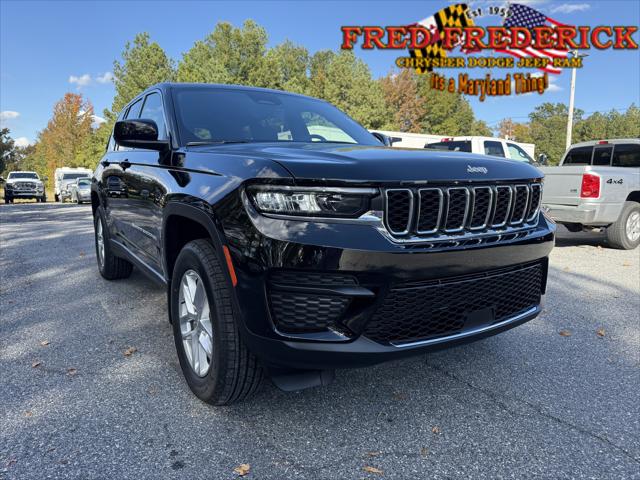 2025 Jeep Grand Cherokee GRAND CHEROKEE LAREDO X 4X4