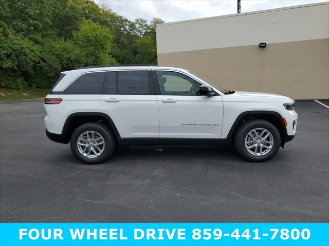 2025 Jeep Grand Cherokee GRAND CHEROKEE LAREDO X 4X4