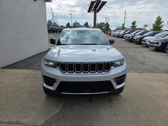 2025 Jeep Grand Cherokee GRAND CHEROKEE LAREDO X 4X4 2025 Jeep Grand Cherokee GRAND CHEROKEE LAREDO X 4X4