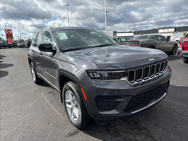 2025 Jeep Grand Cherokee GRAND CHEROKEE LAREDO X 4X4