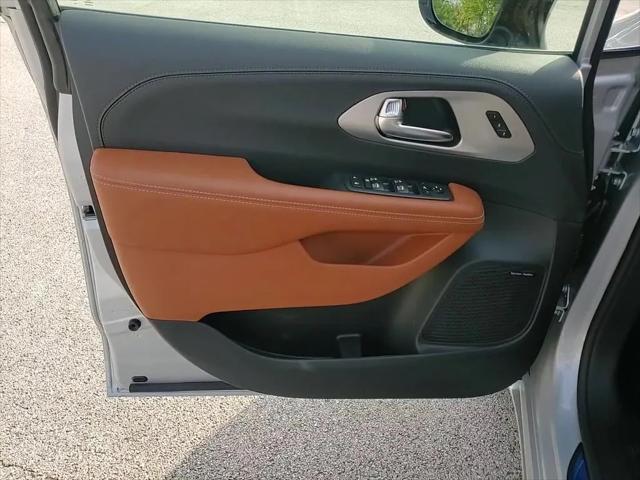 2026 Chrysler Pacifica Pinnacle AWD