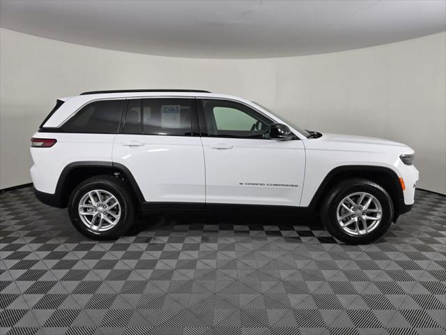 2025 Jeep Grand Cherokee GRAND CHEROKEE LAREDO X 4X4 2025 Jeep Grand Cherokee GRAND CHEROKEE LAREDO X 4X4