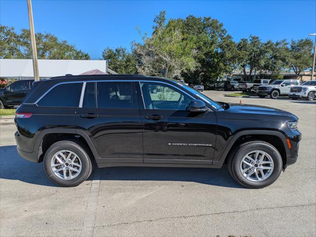 2025 Jeep Grand Cherokee GRAND CHEROKEE LAREDO X 4X4