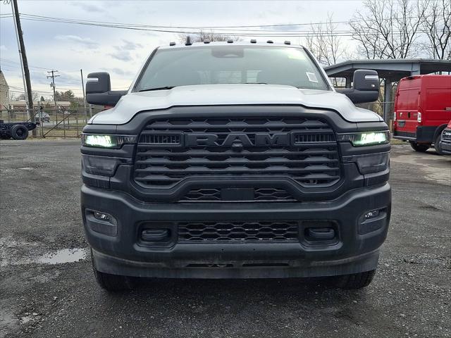 2026 RAM Ram 3500 Chassis Cab RAM 3500 TRADESMAN CREW CAB CHASSIS 4X4 60 CA