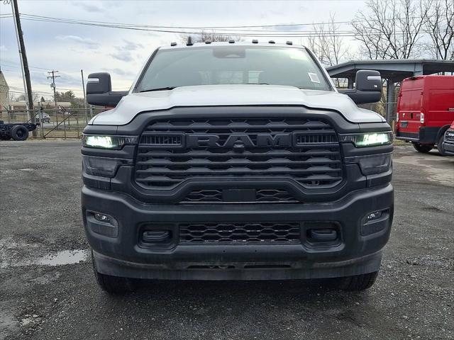 2026 RAM Ram 3500 Chassis Cab RAM 3500 TRADESMAN CREW CAB CHASSIS 4X4 60 CA 2026 RAM Ram 3500 Chassis Cab RAM 3500 TRADESMAN CREW CAB CHASSIS 4X4 60 CA