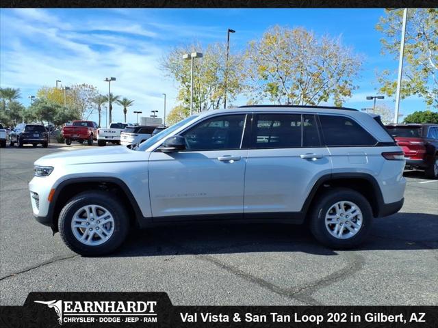 2025 Jeep Grand Cherokee GRAND CHEROKEE LAREDO 4X2