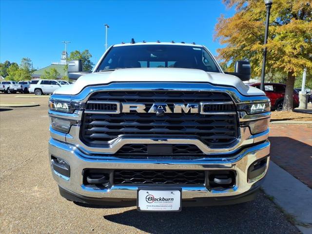 2026 RAM Ram 3500 Chassis Cab RAM 3500 TRADESMAN CREW CAB CHASSIS 4X4 60 CA 2026 RAM Ram 3500 Chassis Cab RAM 3500 TRADESMAN CREW CAB CHASSIS 4X4 60 CA