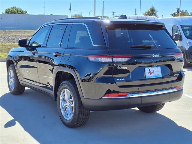 2025 Jeep Grand Cherokee GRAND CHEROKEE LAREDO X 4X4