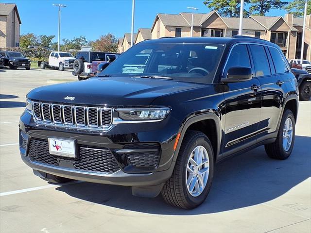2025 Jeep Grand Cherokee GRAND CHEROKEE LAREDO X 4X4