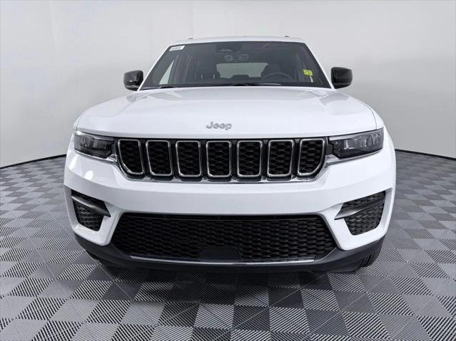 2025 Jeep Grand Cherokee GRAND CHEROKEE LAREDO X 4X4