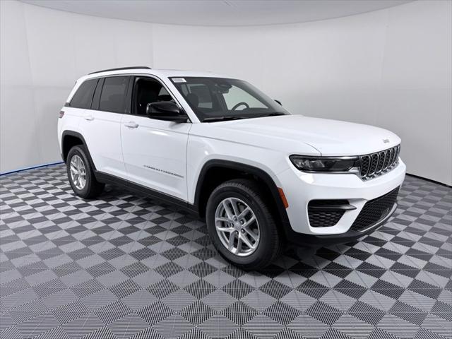 2025 Jeep Grand Cherokee GRAND CHEROKEE LAREDO X 4X4